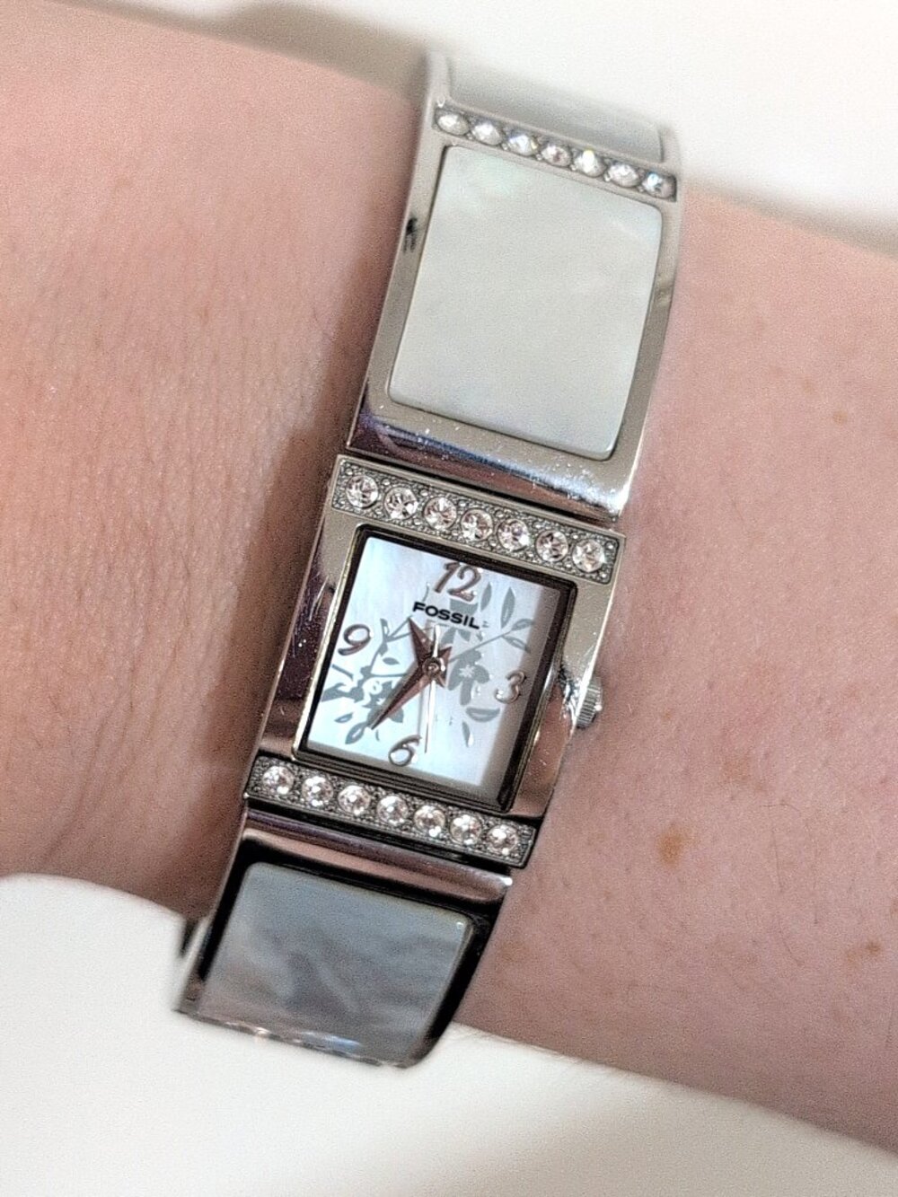 Vintage F2 Fossil Mother Of Pearl Silver Watch Floral Rhinestone Feminine Office